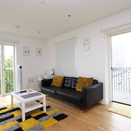 Spacious & Modern 1 Bedroom Close To Station In E16 Londýn Exteriér fotografie